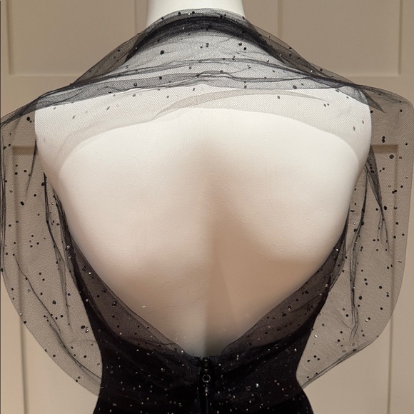 ST. JOHN COUTURE TULLE EMBELLISHED BLACK KNIT SLEEVELESS TOP SIZE US 2 - Picture 6 of 8